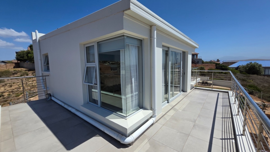 4 Bedroom Property for Sale in Hartenbos Heuwels Western Cape